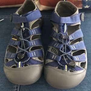 Keen boys sandals